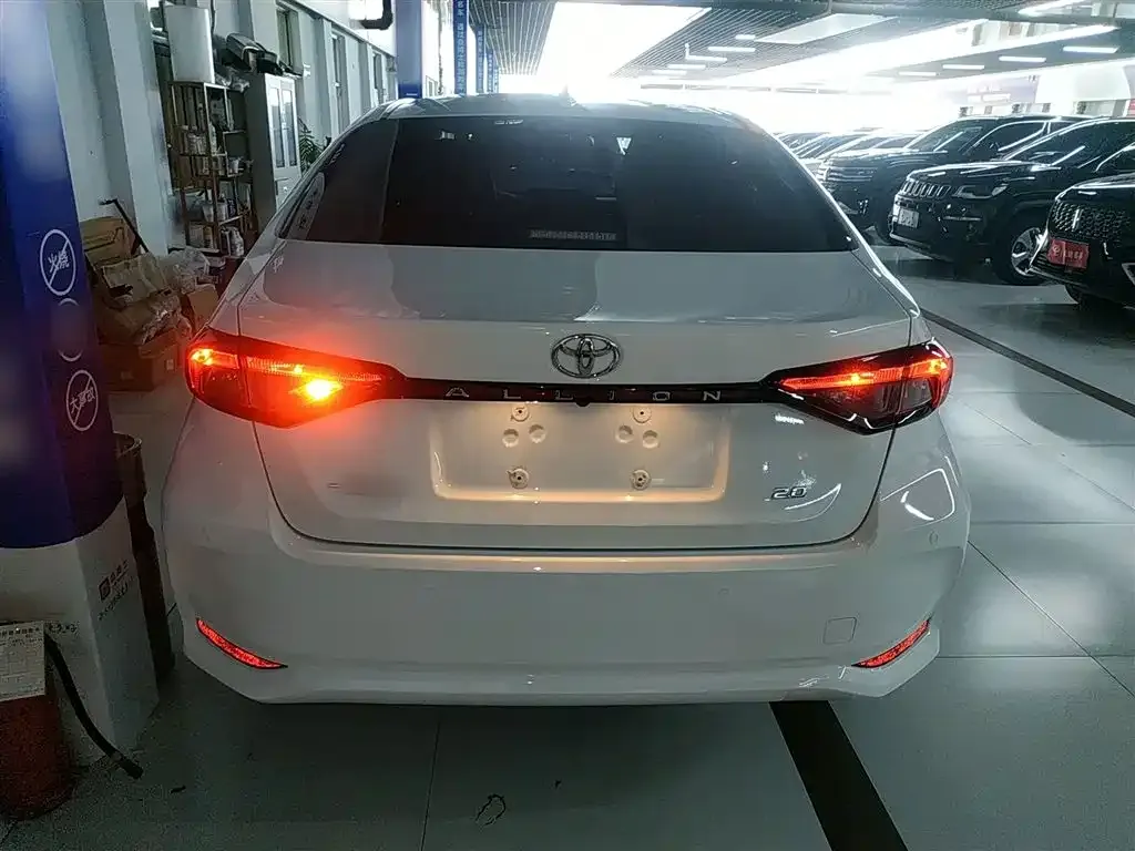 Toyota Allion — фото 4