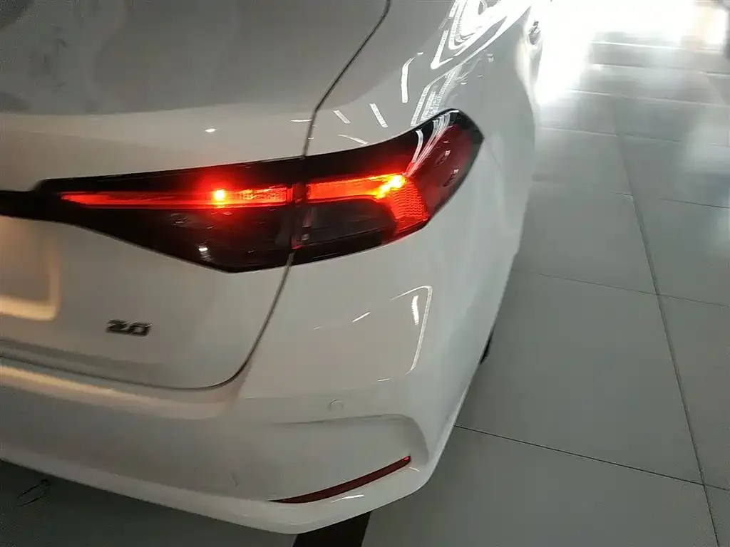 Toyota Allion — фото 9