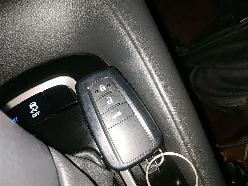 Toyota Allion — фото 10