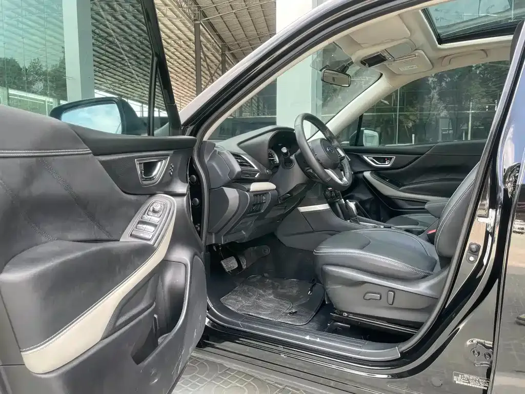 Subaru Forester — фото 4