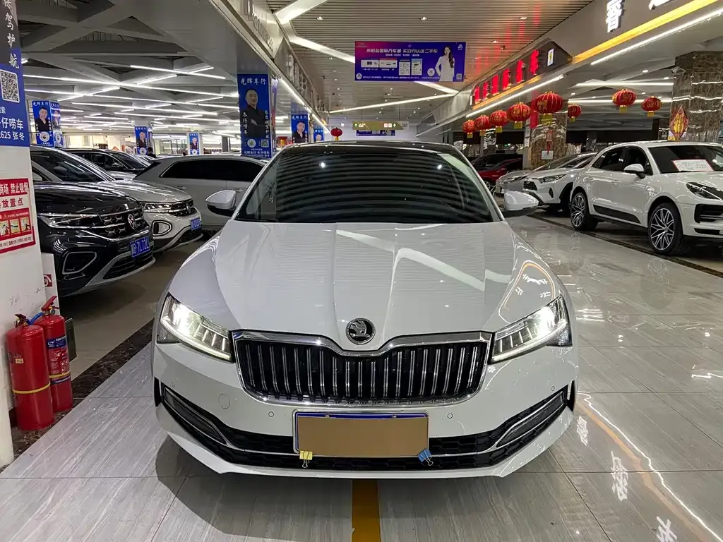 Skoda Superb — фото 6