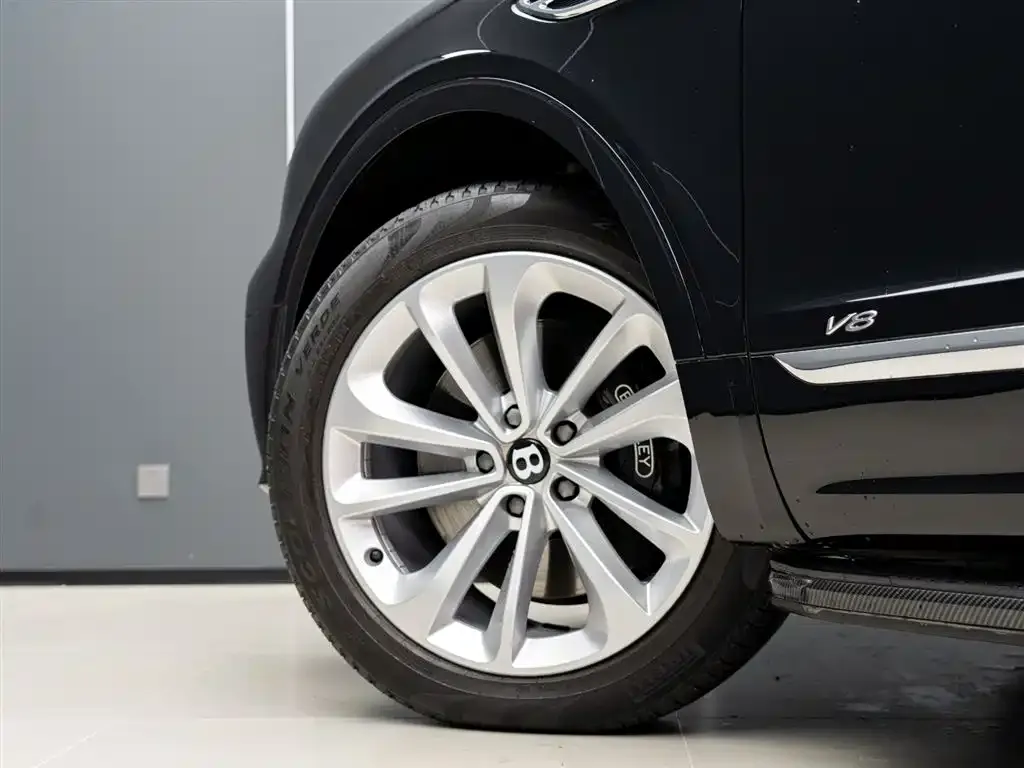 Bentley Bentayga — фото 10