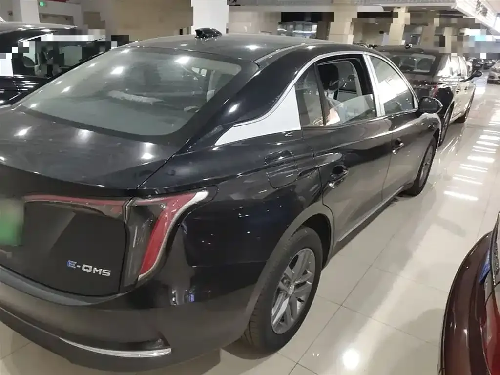 Hongqi E-QM5 — фото 10