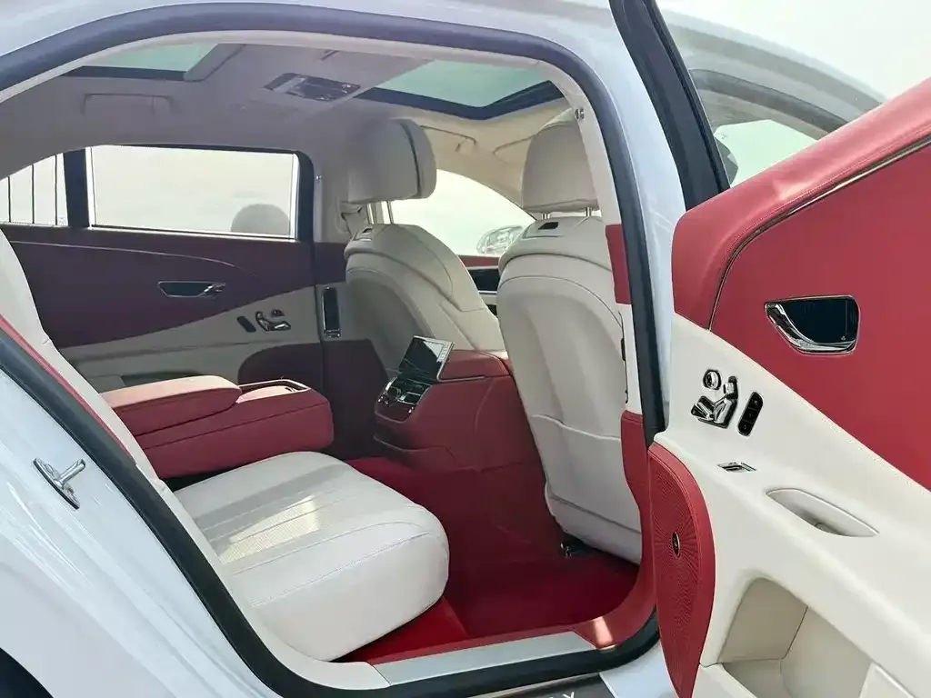 Bentley Flying Spur — фото 2