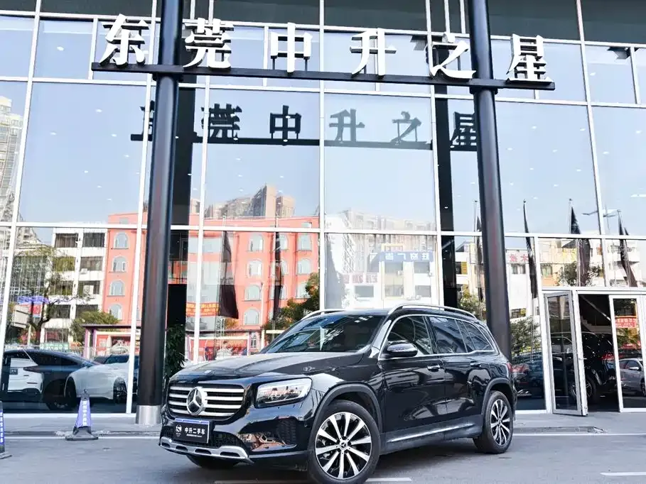 Mercedes-Benz GLB — фото 1