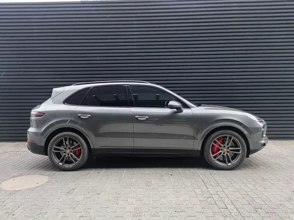 Porsche Cayenne — фото 7