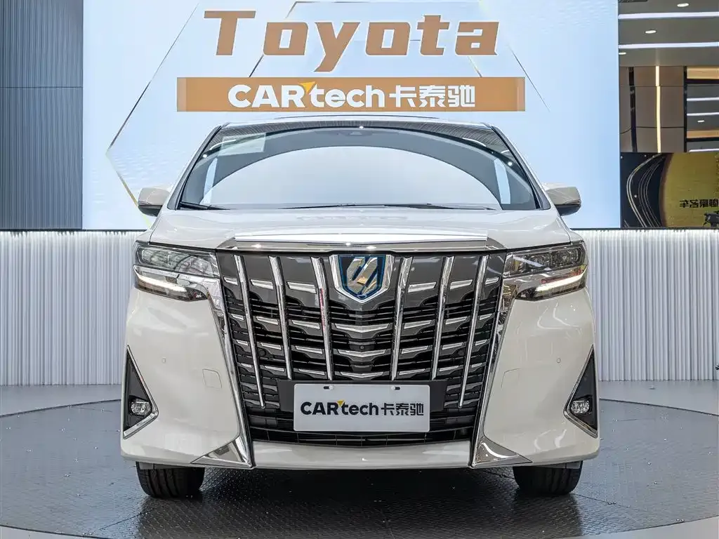 Toyota Alphard — фото 5