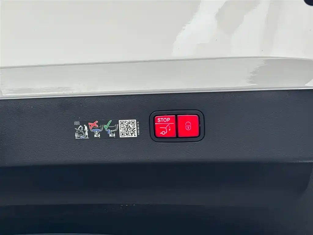Mercedes-Benz EQS AMG — фото 2
