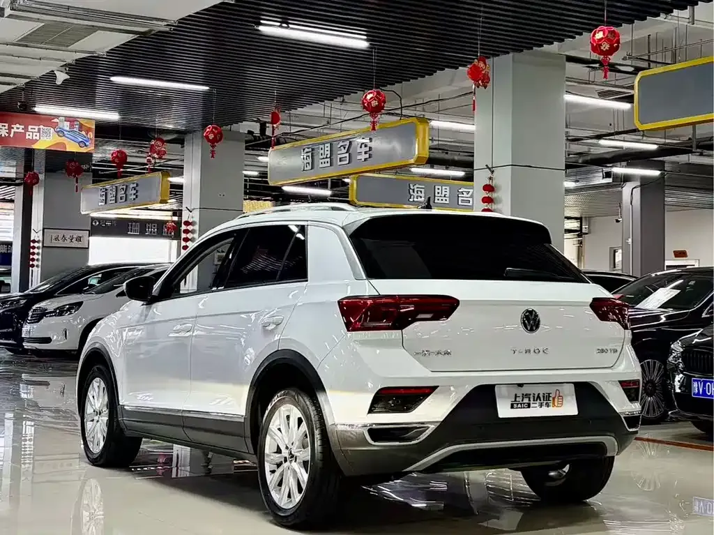 Volkswagen T-Roc — фото 7