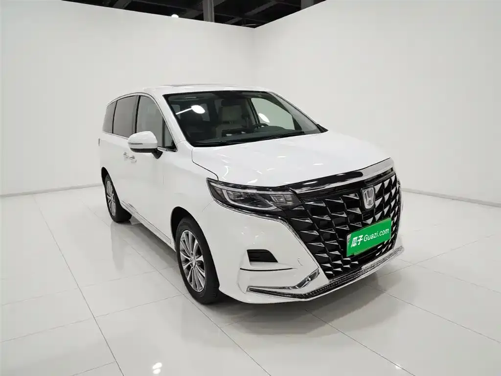 Roewe iMAX8 New Energy — фото 6