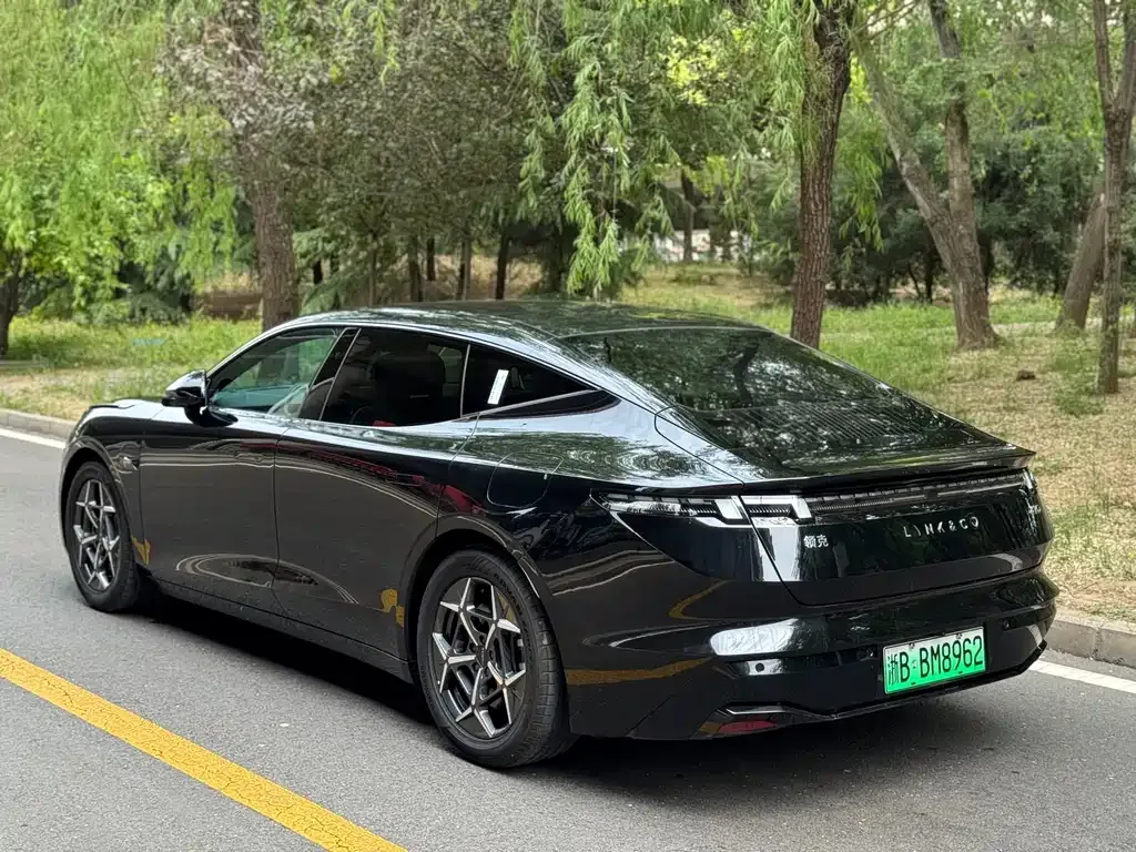 Lynk & Co Z10 — фото 8