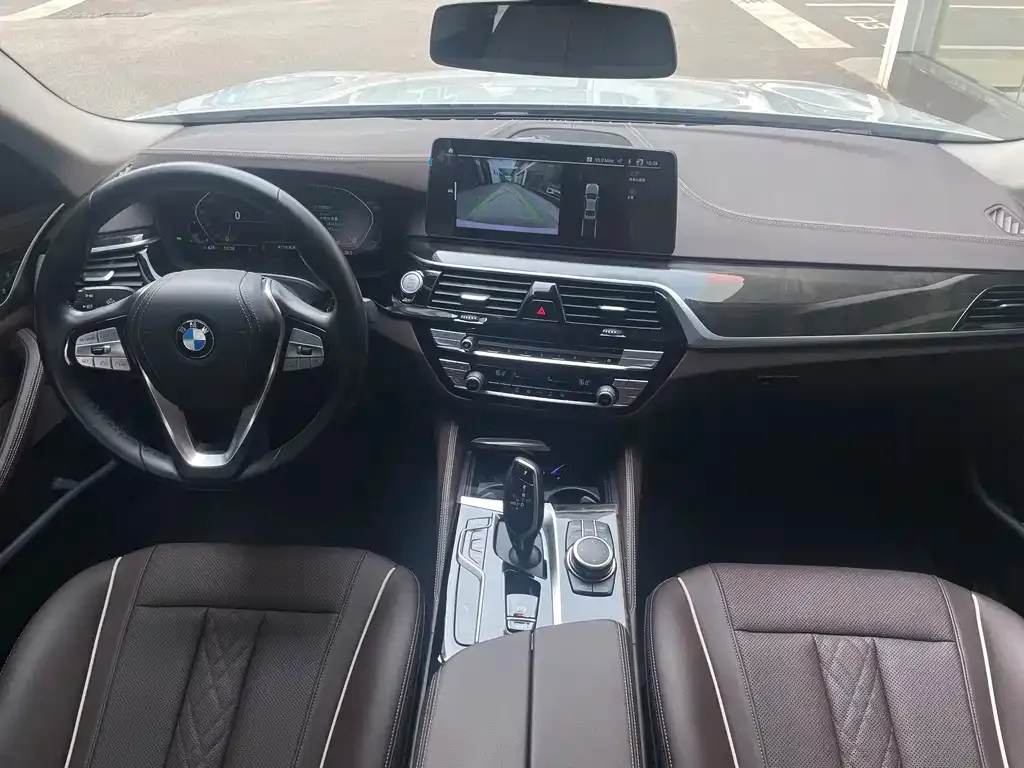 BMW 5 Series — фото 10