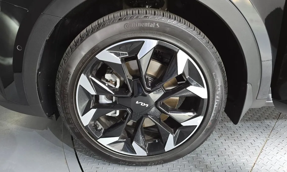 Kia Sorento — фото 9