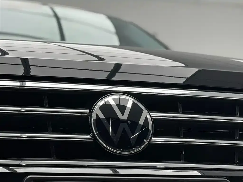 Volkswagen Tiguan L — фото 3