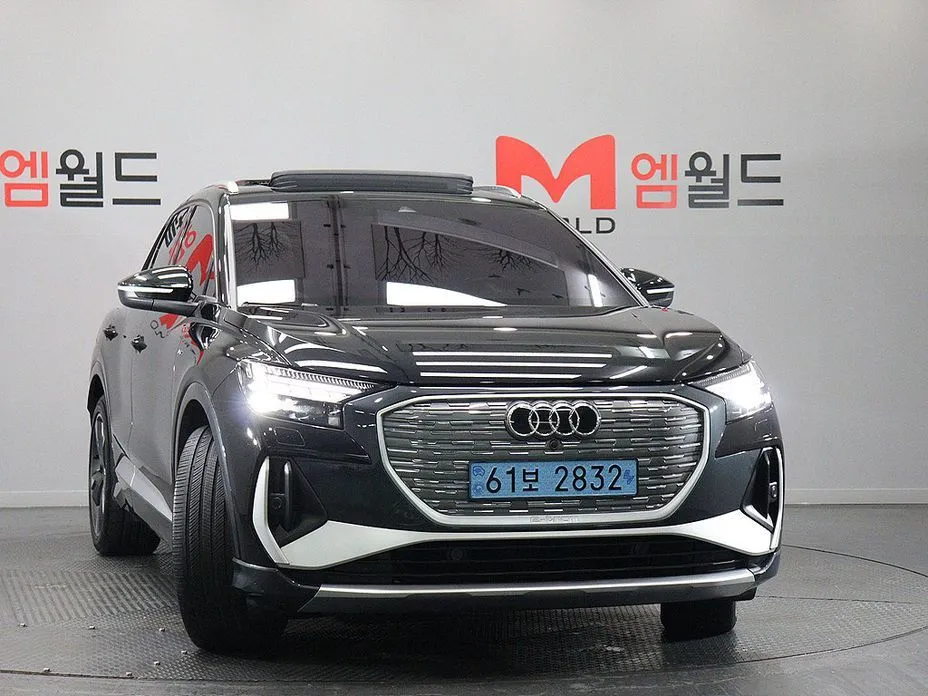 Audi Q4 e-tron — фото 4