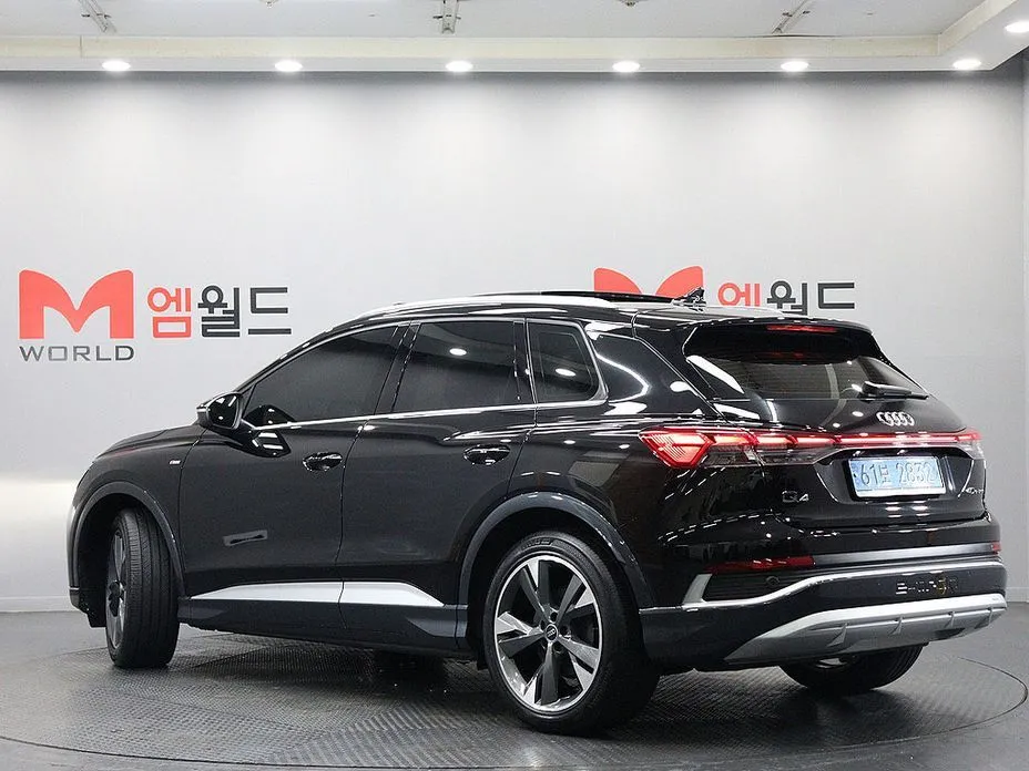 Audi Q4 e-tron — фото 5
