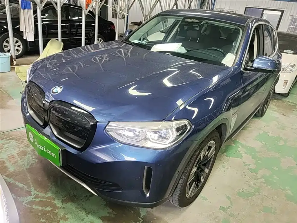 BMW iX3 — фото 1