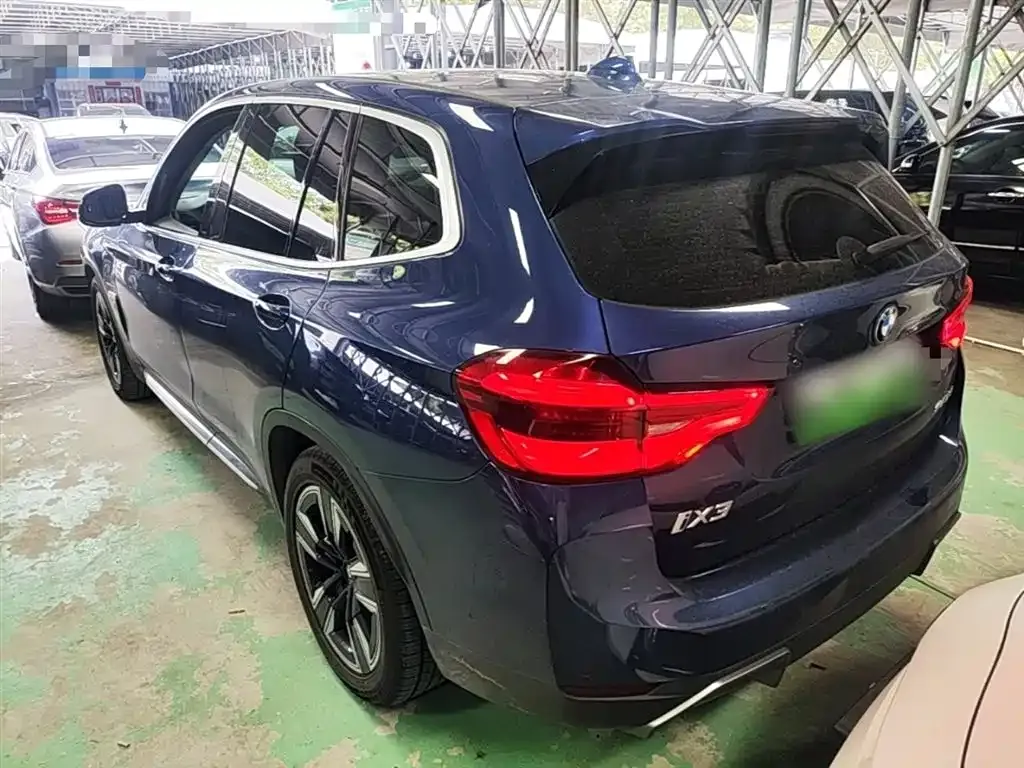 BMW iX3 — фото 3