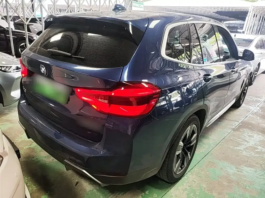 BMW iX3 — фото 4