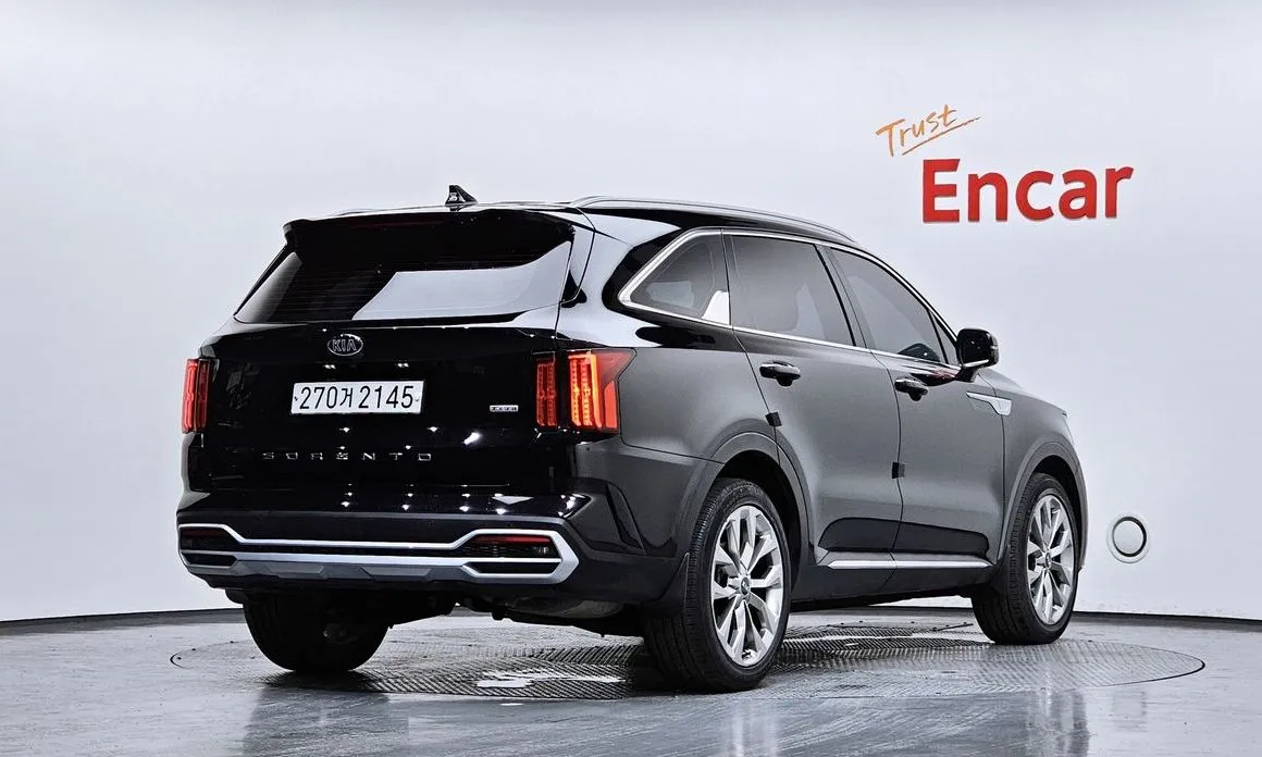 Kia Sorento — фото 7