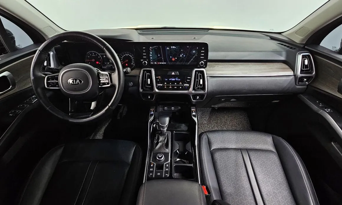 Kia Sorento — фото 10