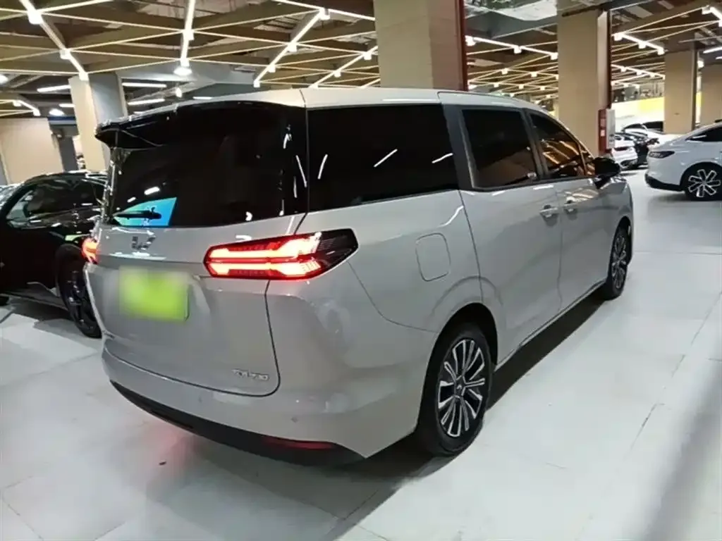 Wuling Starlight 730 New Energy — фото 7
