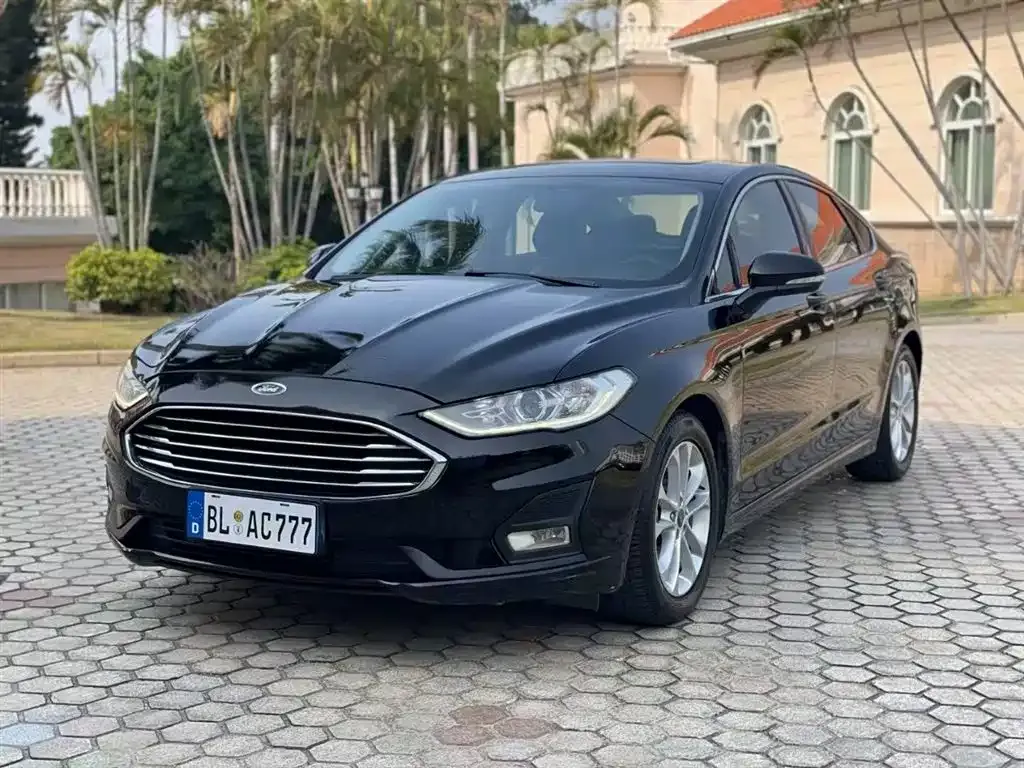 Ford Mondeo — фото 1