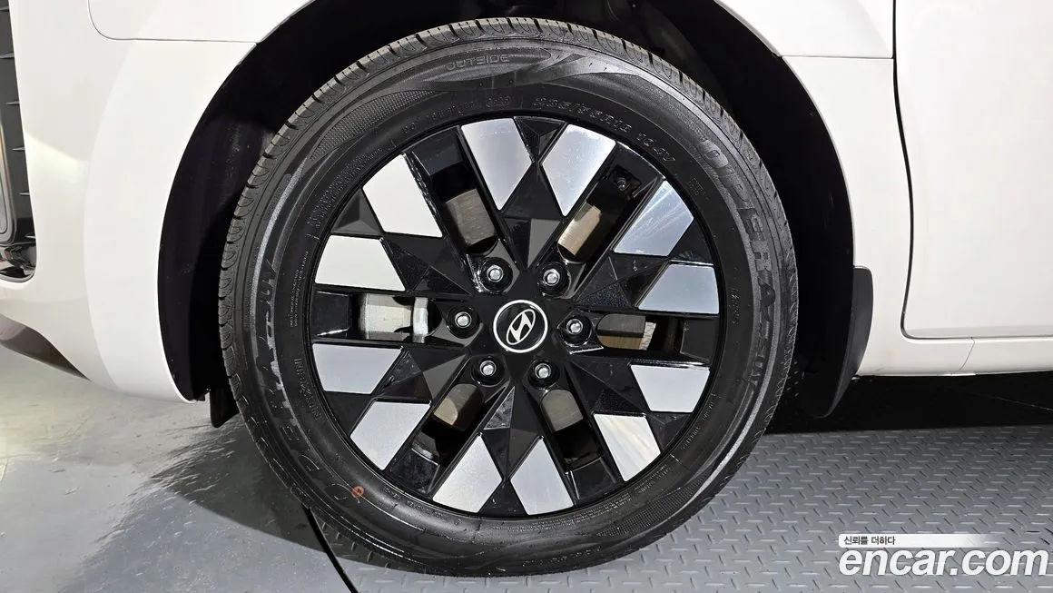 Hyundai Staria — фото 8