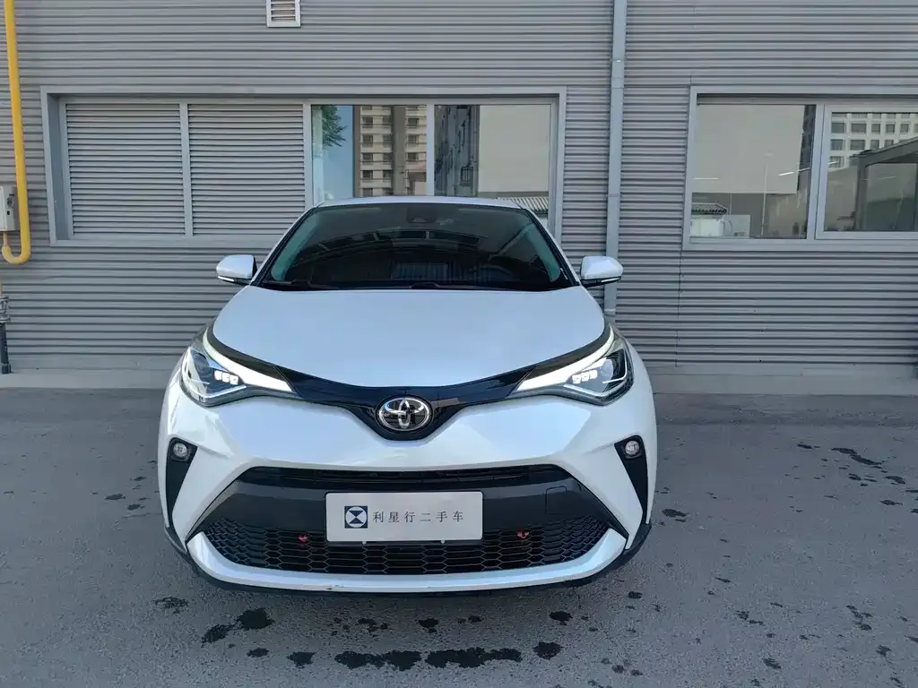 Toyota C-HR — фото 10