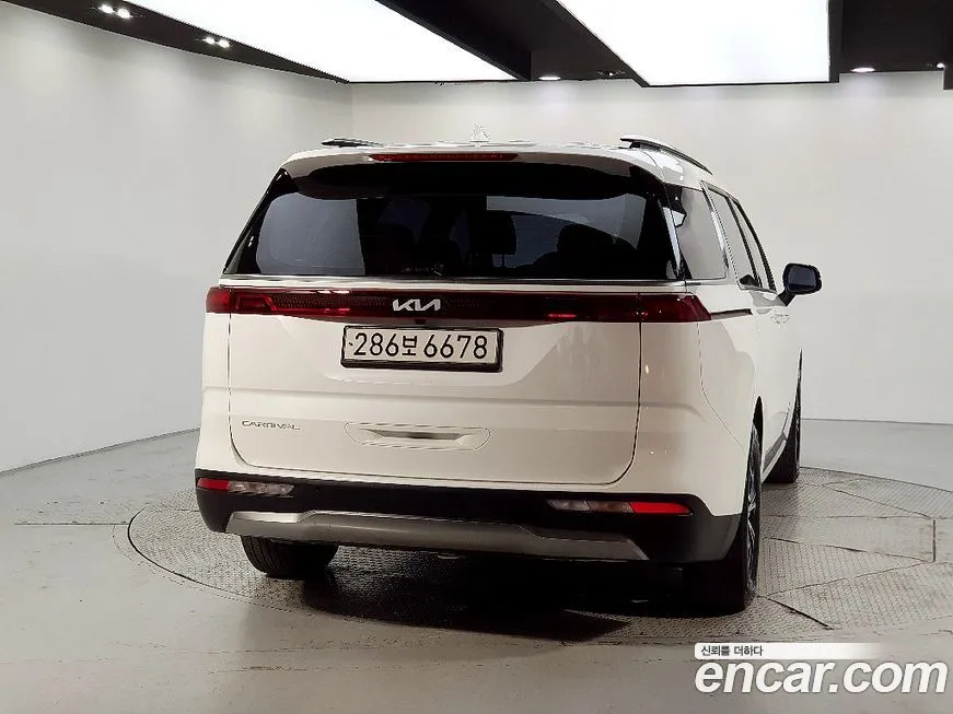 Kia Carnival — фото 2