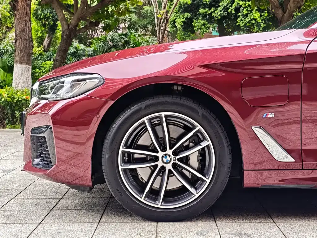 BMW 5 Series New Energy — фото 9