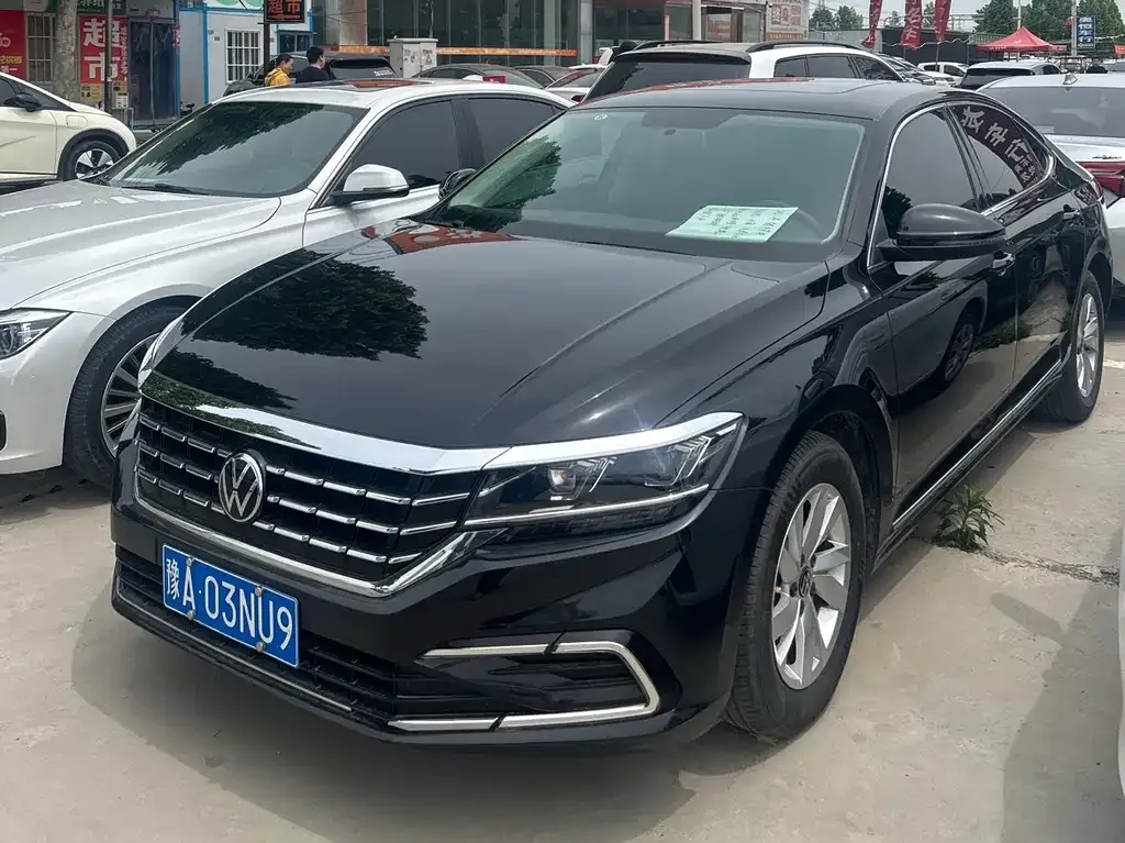 Volkswagen Passat — фото 1