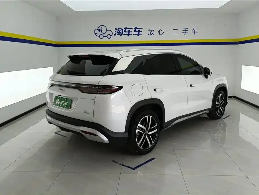 BYD L DM-i — фото 8