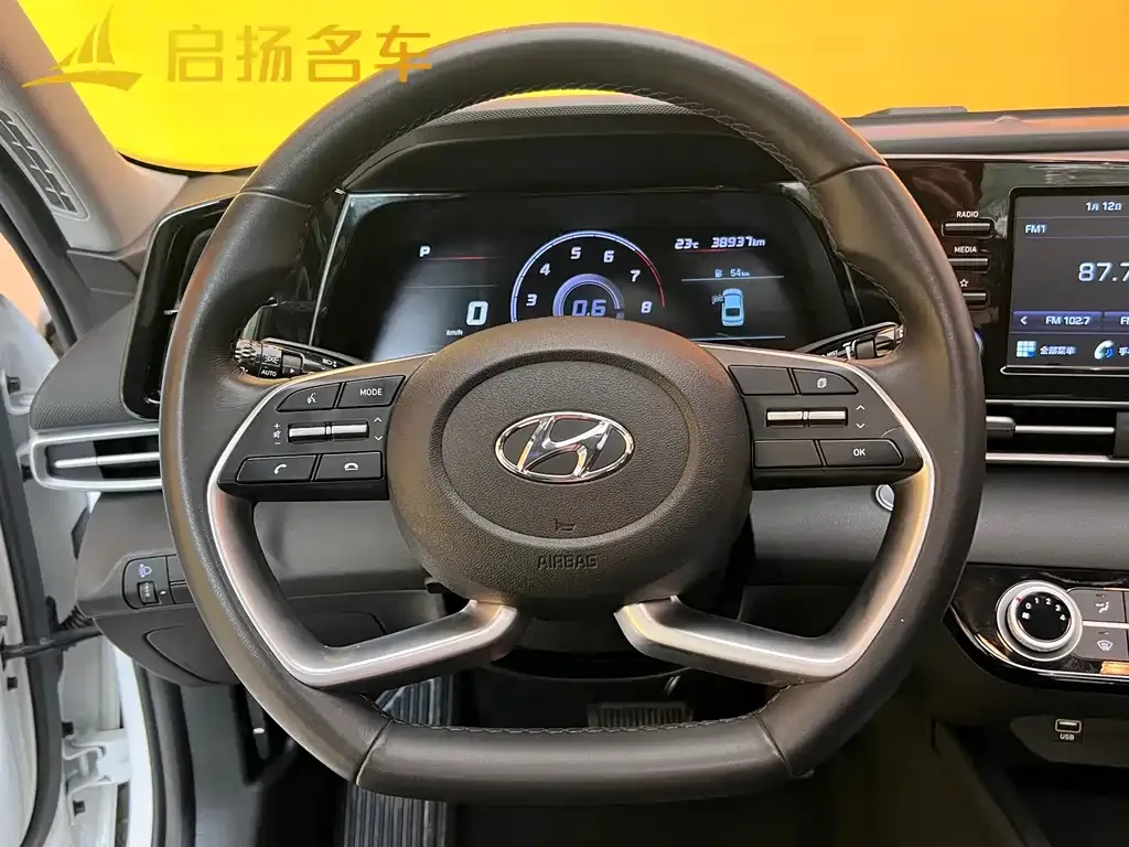 Hyundai Elantra — фото 4