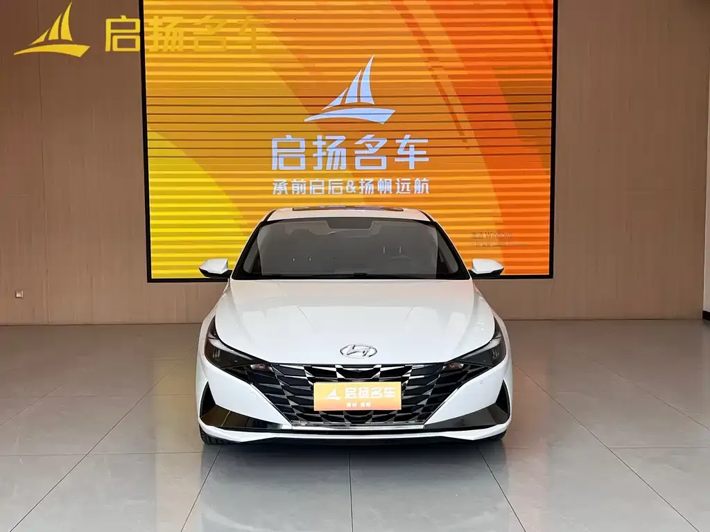 Hyundai Elantra — фото 2