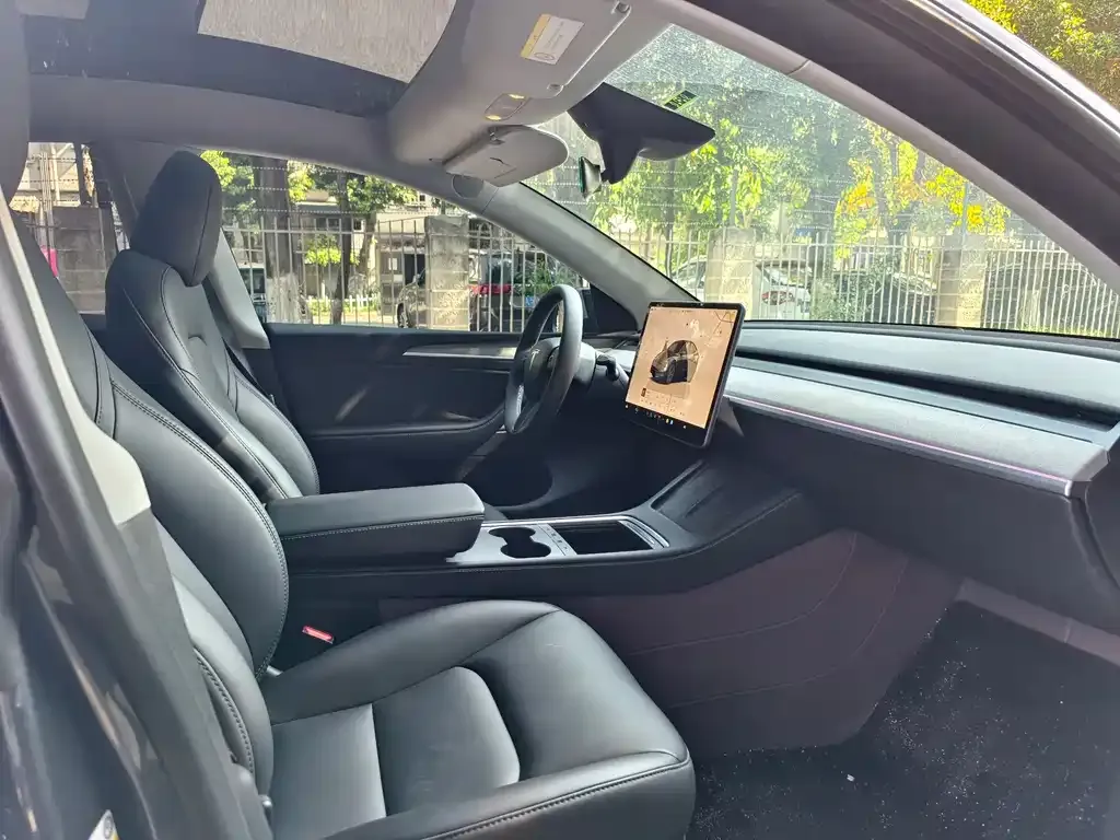 Tesla Model Y — фото 2