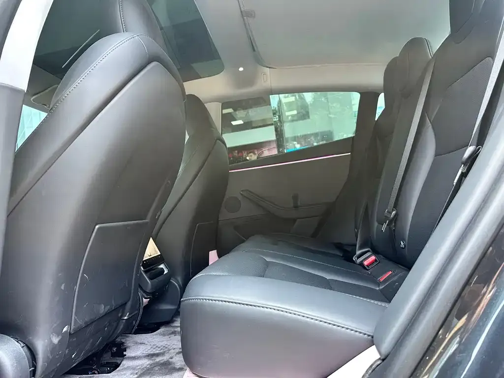 Tesla Model 3 — фото 4