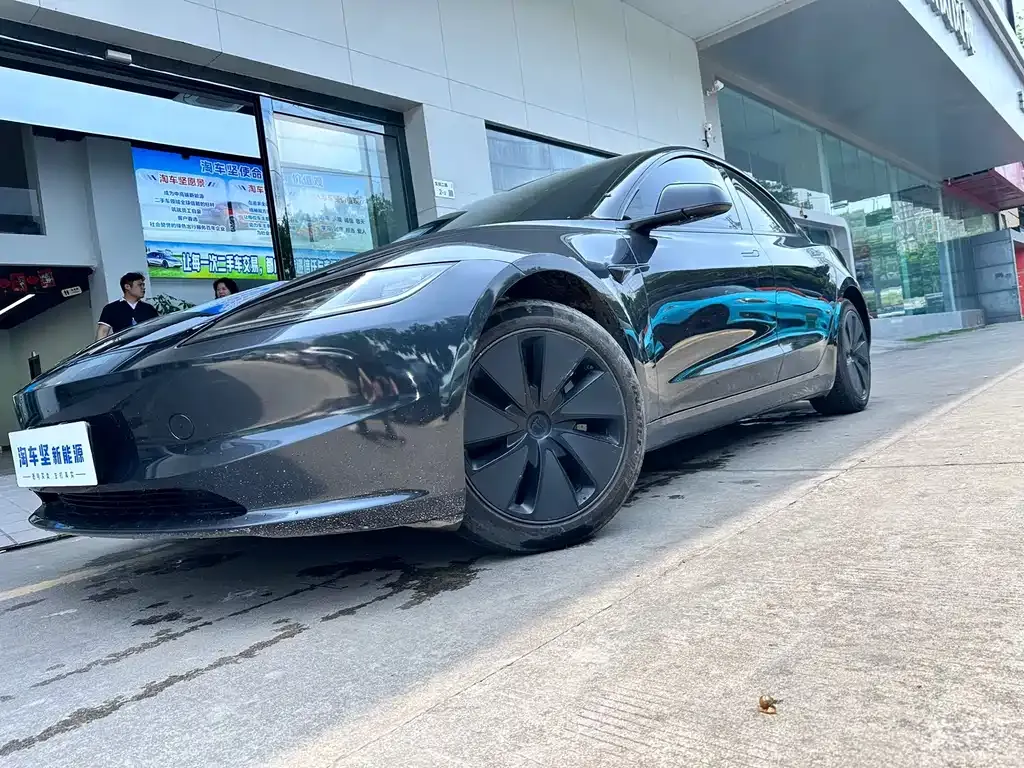 Tesla Model 3 — фото 7