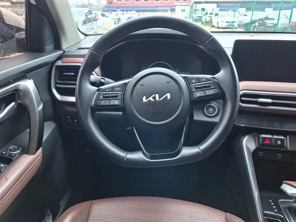 Kia Sportage — фото 7