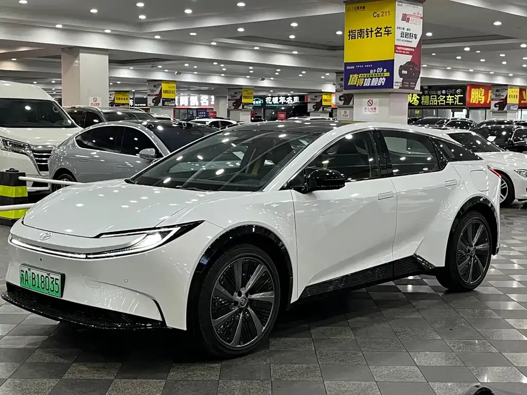 Toyota bZ5 — фото 1