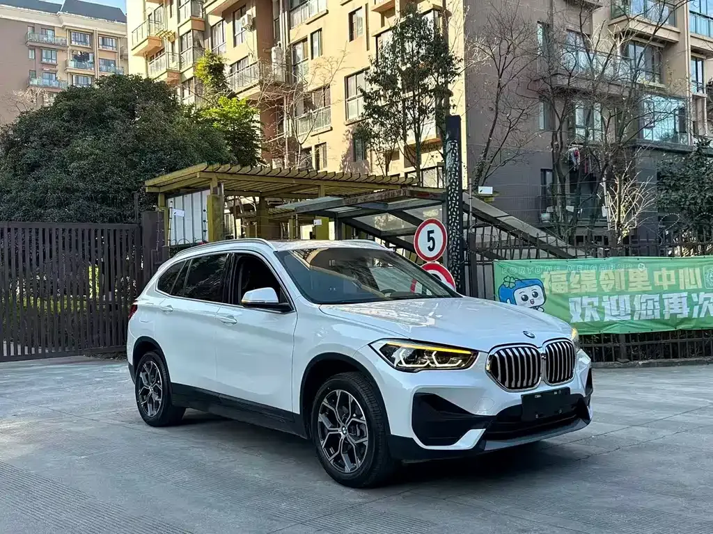 BMW X1 — фото 8