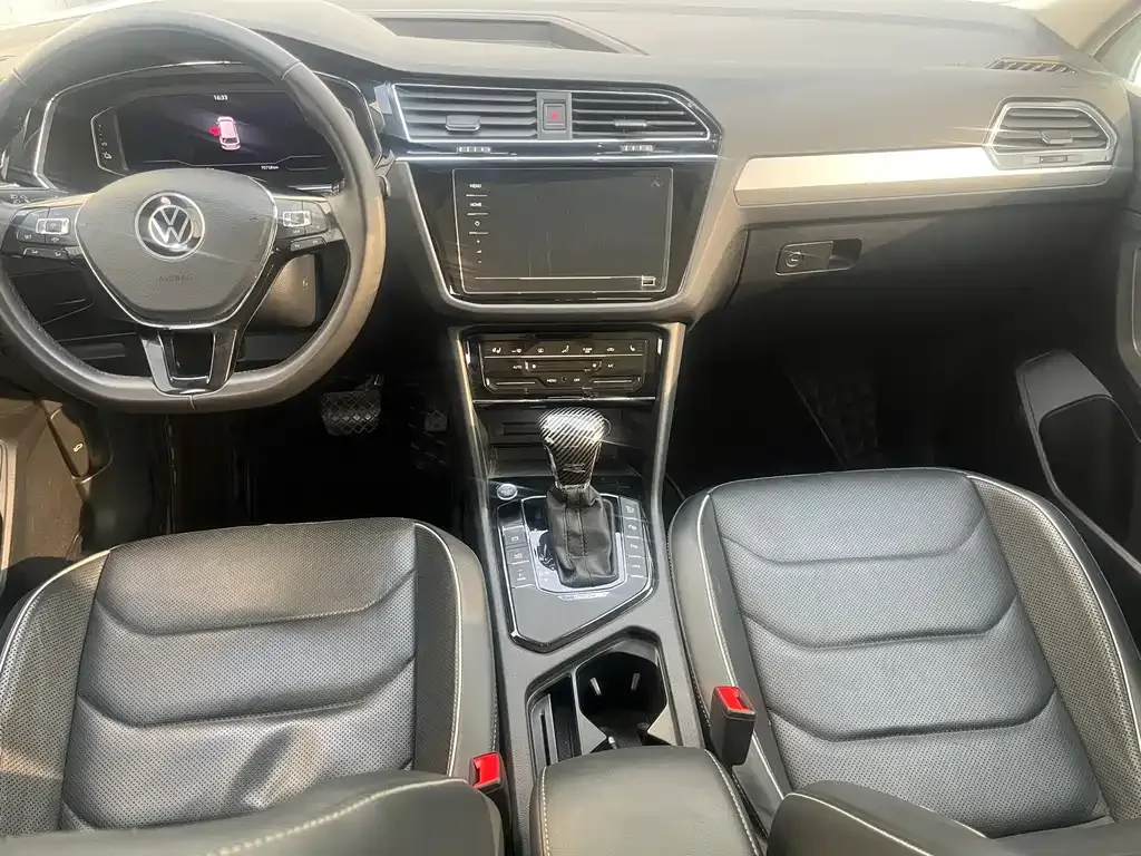 Volkswagen Tiguan L New Energy — фото 2