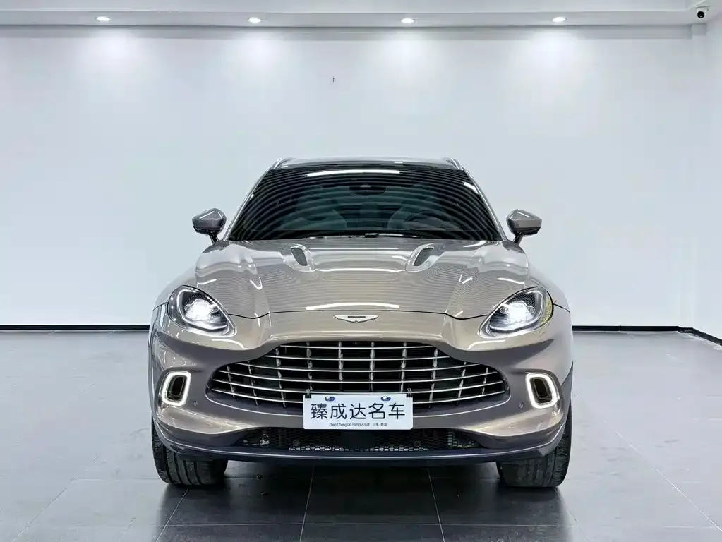 Aston Martin DBX — фото 2