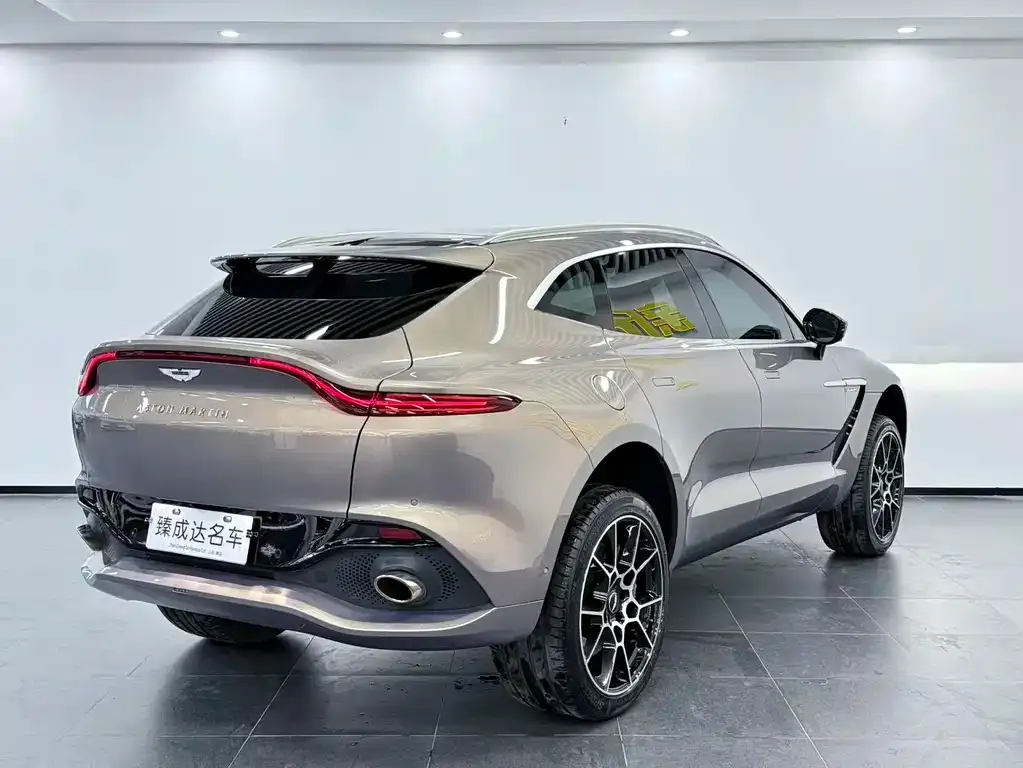 Aston Martin DBX — фото 3