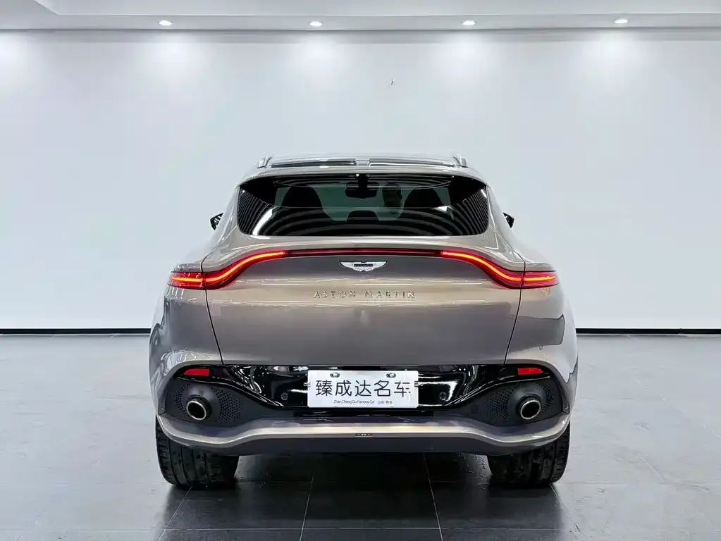 Aston Martin DBX — фото 6
