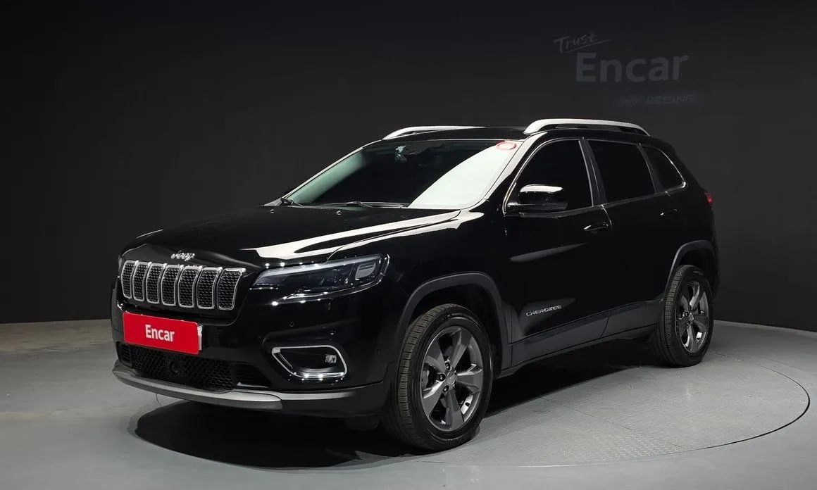 Jeep Cherokee — фото 1