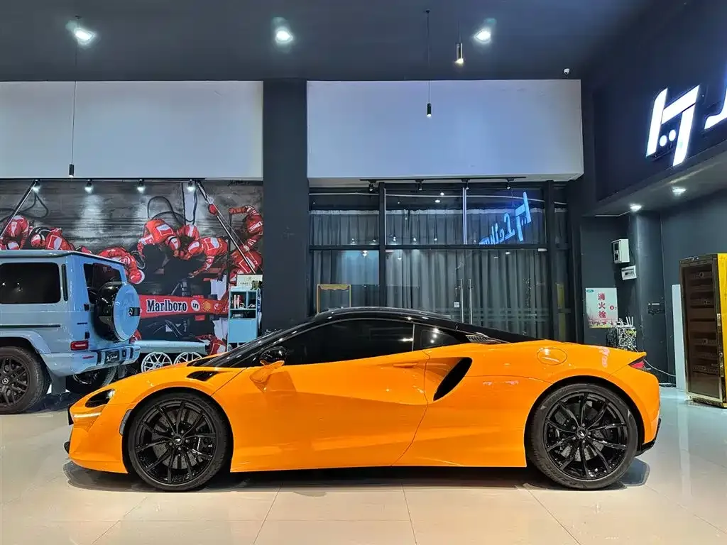 McLaren Artura — фото 5