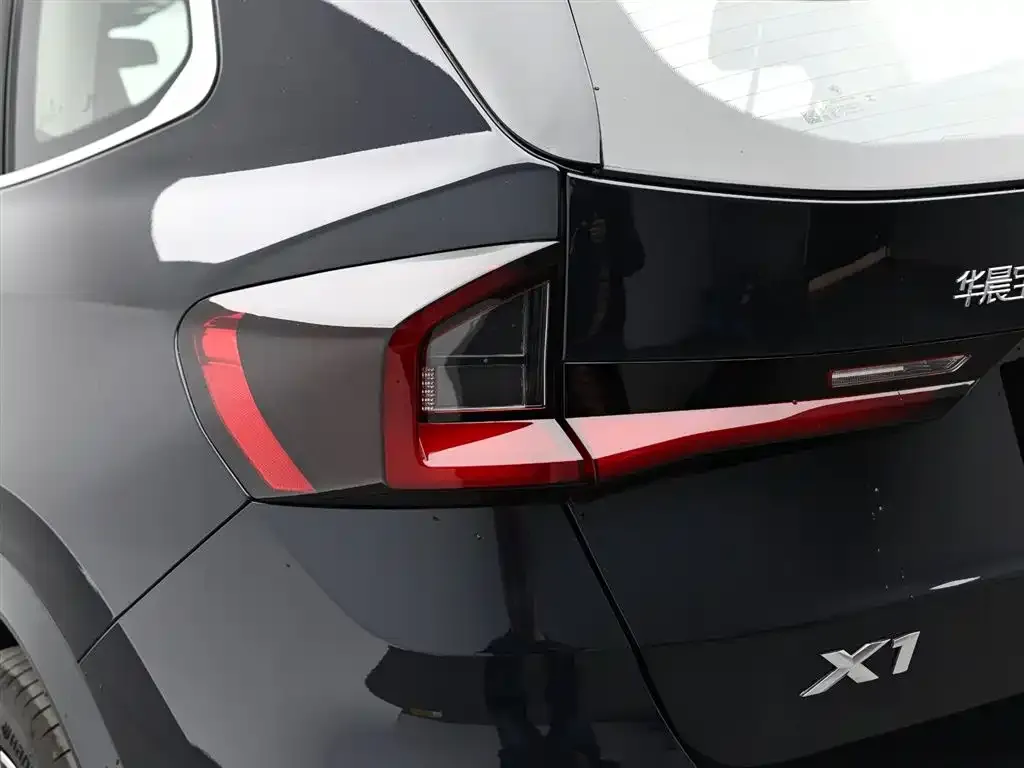 BMW X1 — фото 3