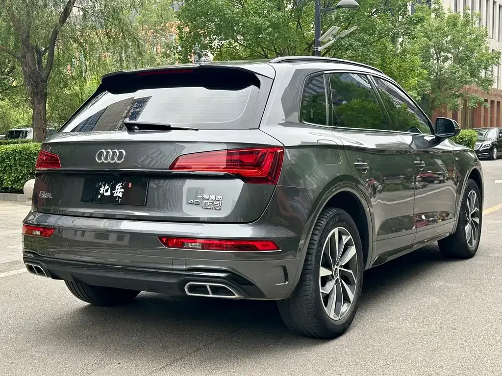 Audi Q5L — фото 5