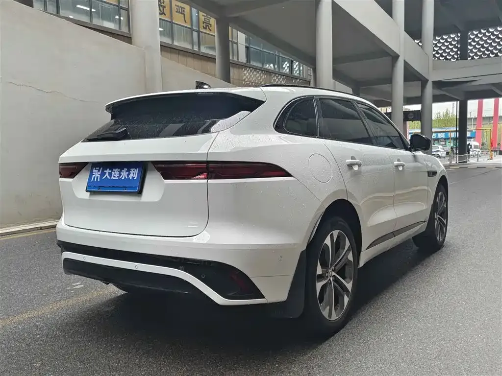 Jaguar F-PACE — фото 6